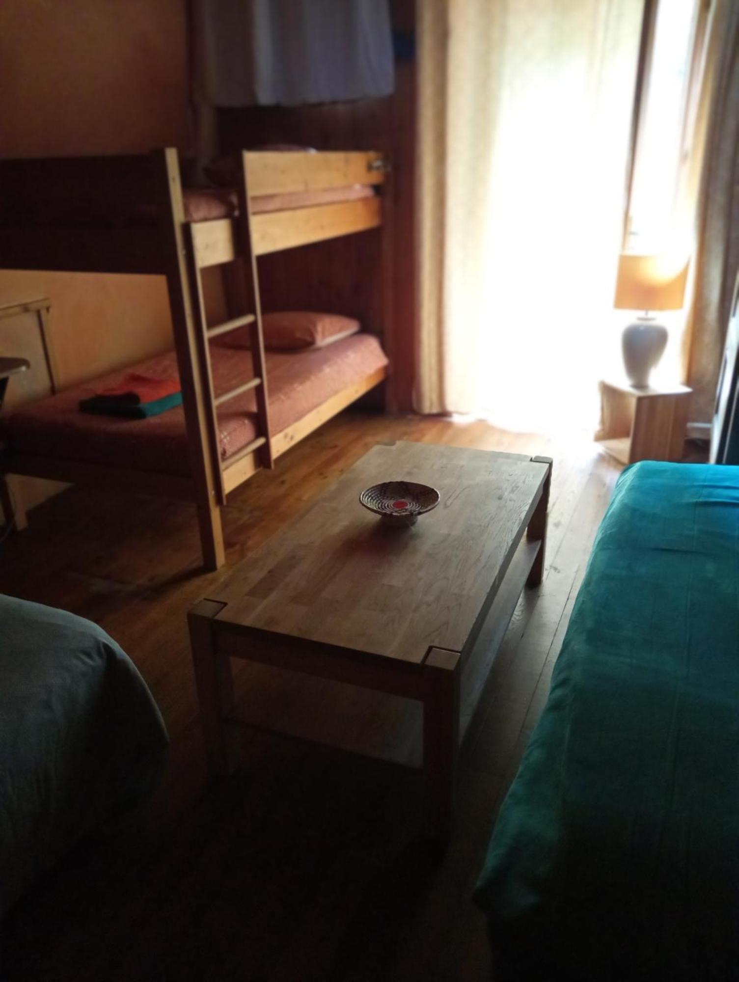 Gites Des Esselards Yzeron Habitación foto